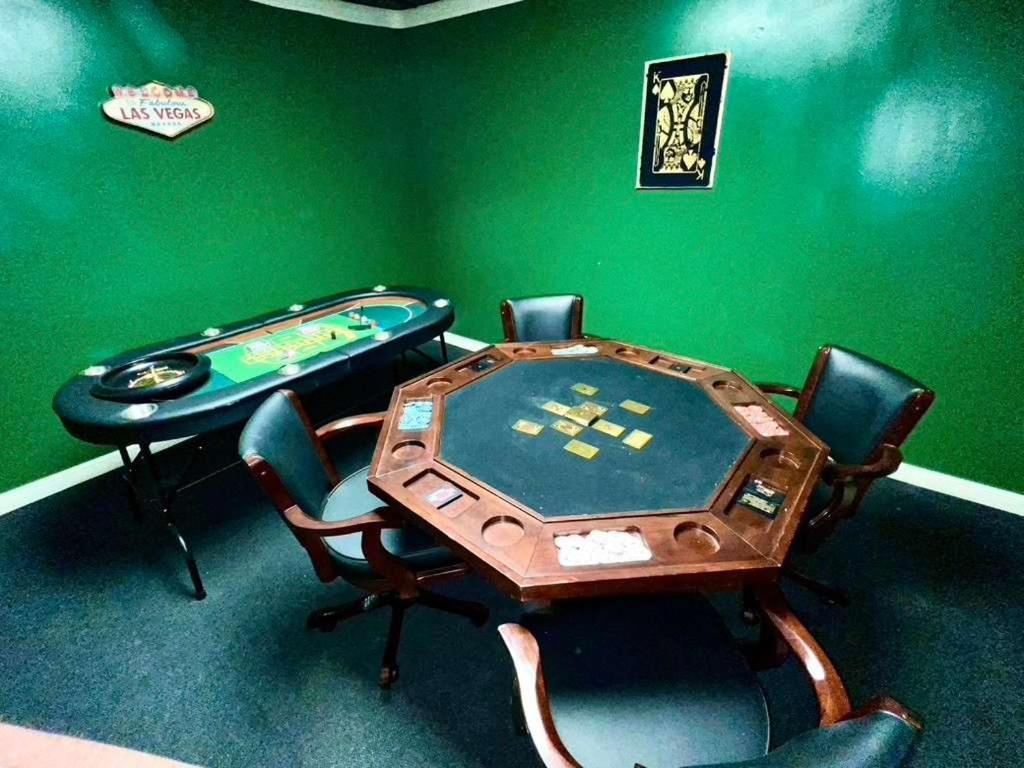 Big Stone Gap Gated Mansion - Basketball Court Movie Theater Viewsヴィラ エクステリア 写真